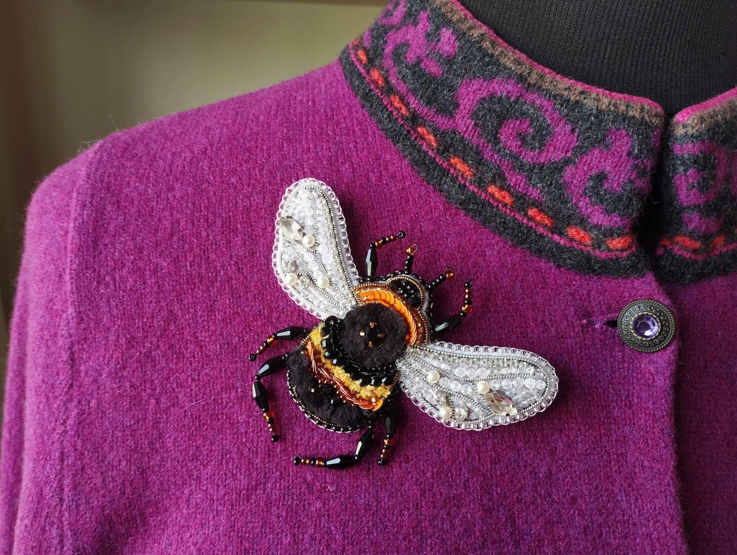 DIY Beaded Embroidery Bumblebee Brooch Kit - Image 6
