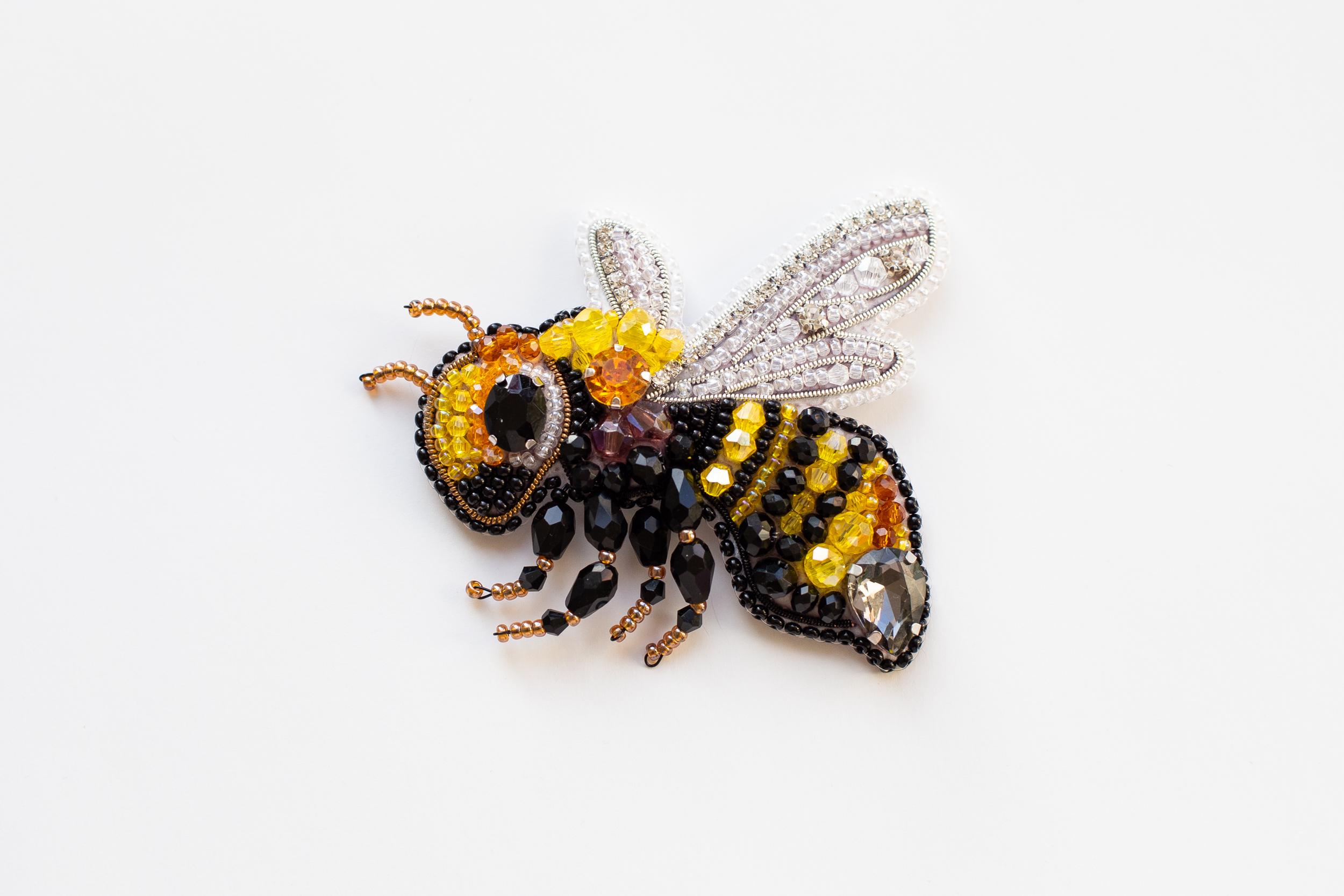 DIY Beaded Embroidery Bumblebee Brooch Kit - Image 3
