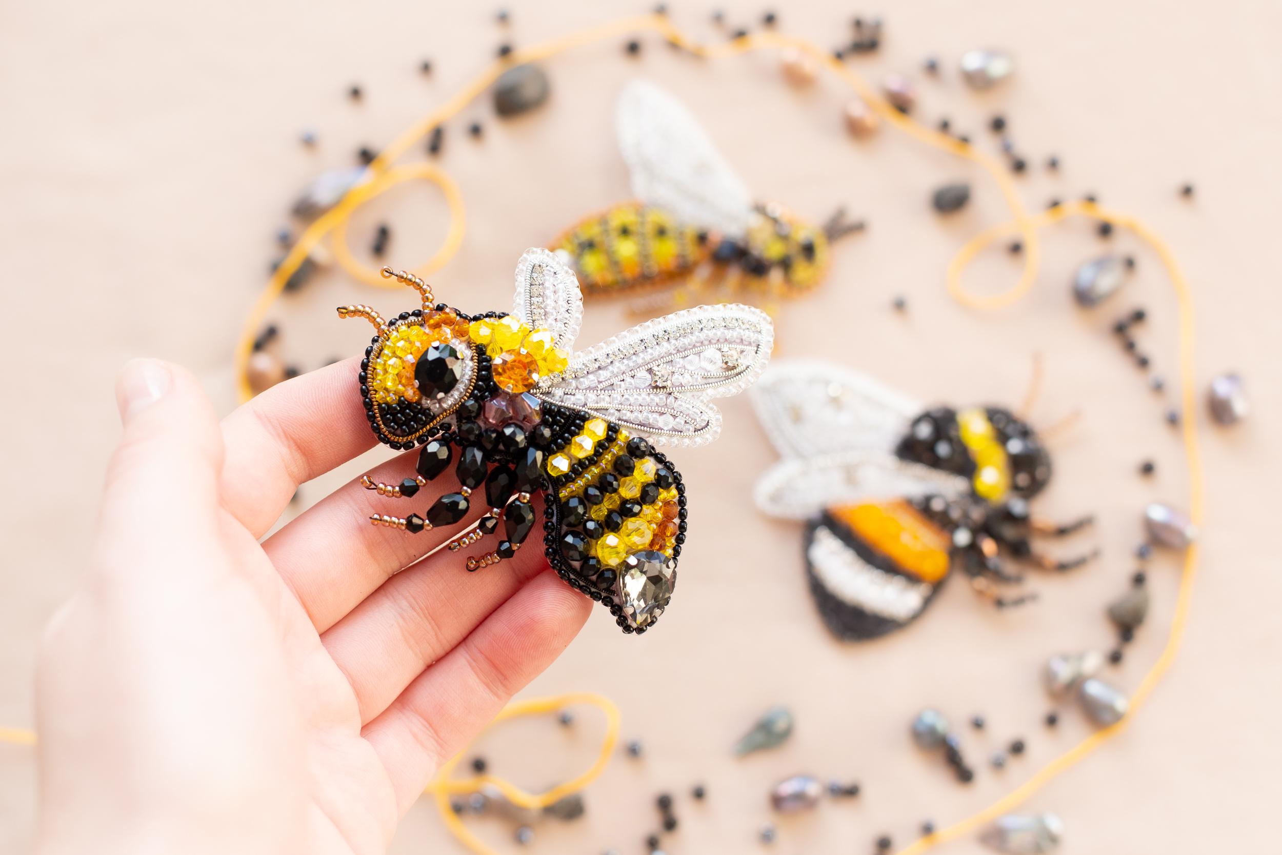DIY Beaded Embroidery Bumblebee Brooch Kit - Image 5