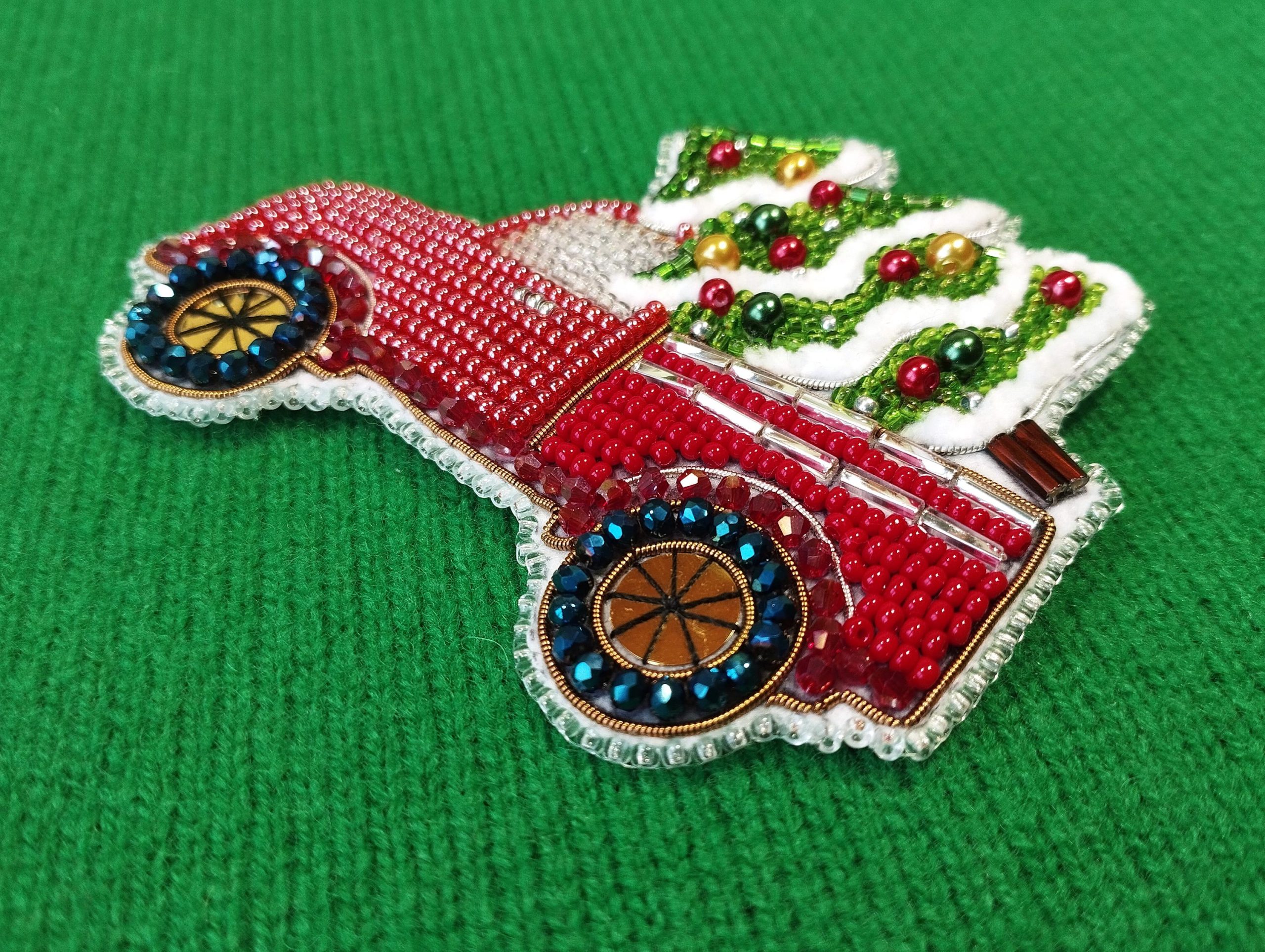 DIY Beaded Embroidery Christmas Truck Brooch Kit - Image 6