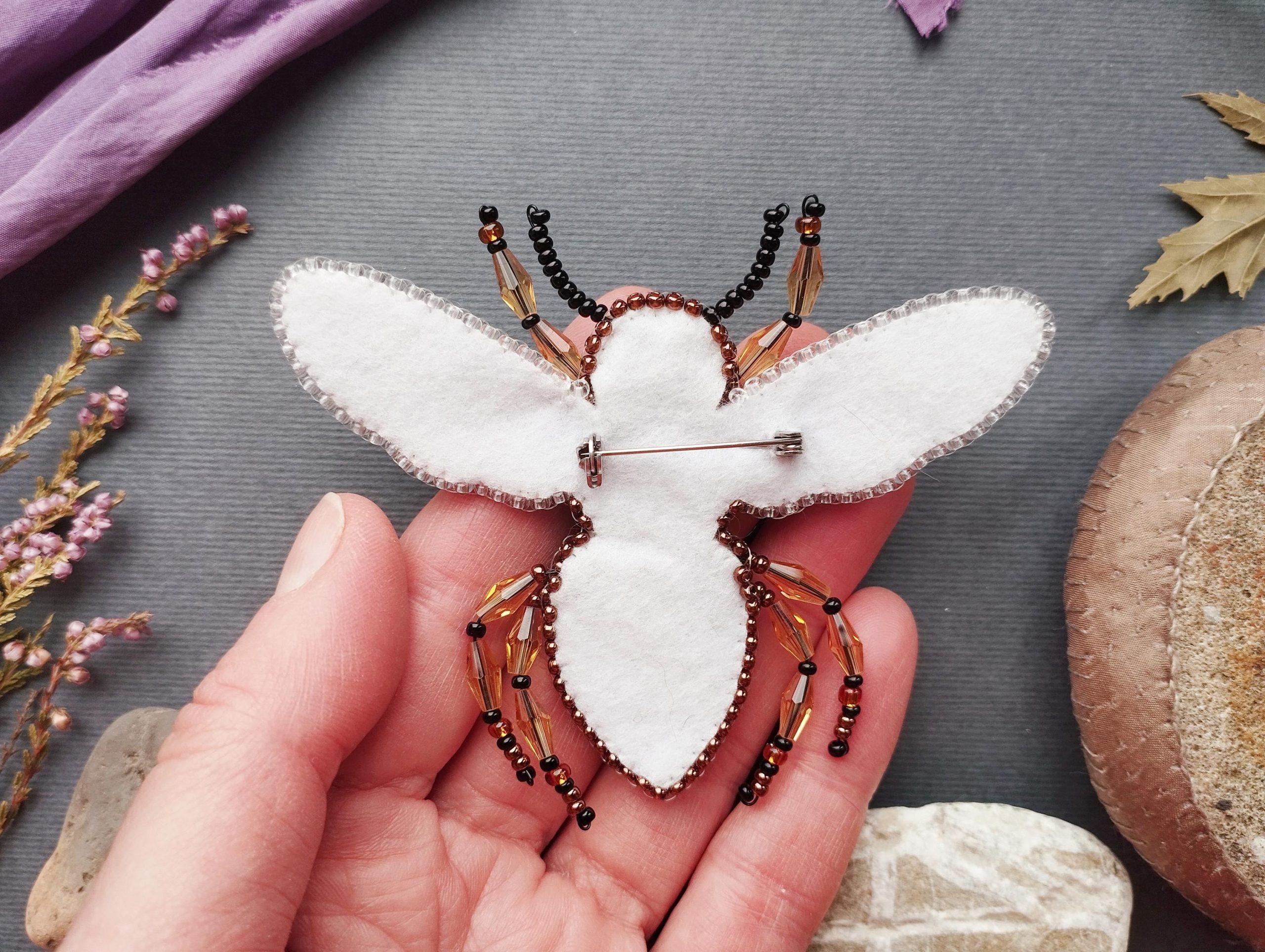 DIY Beaded Embroidery Golden Bee Brooch Kit - Image 5