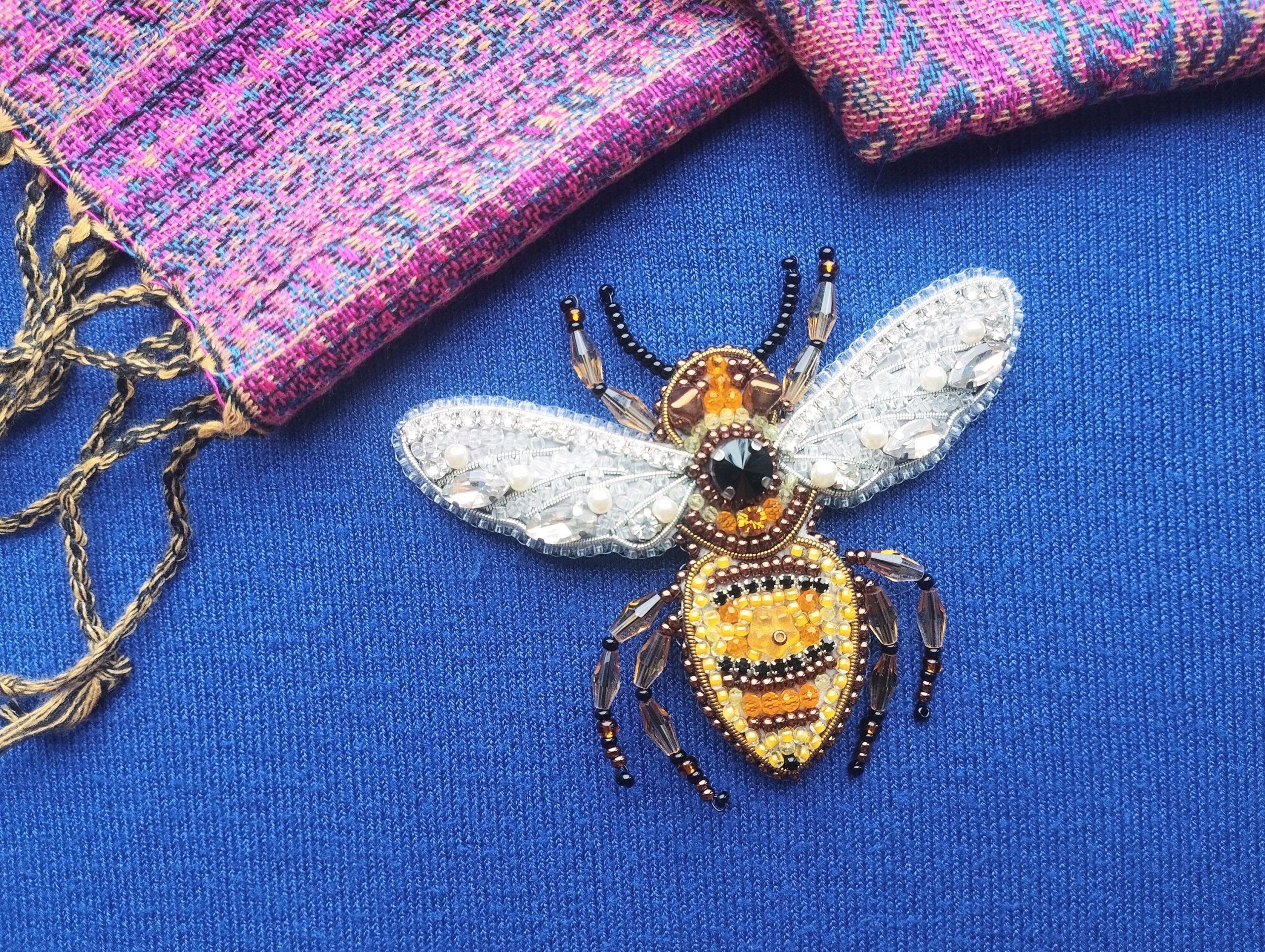 DIY Beaded Embroidery Golden Bee Brooch Kit - Image 6