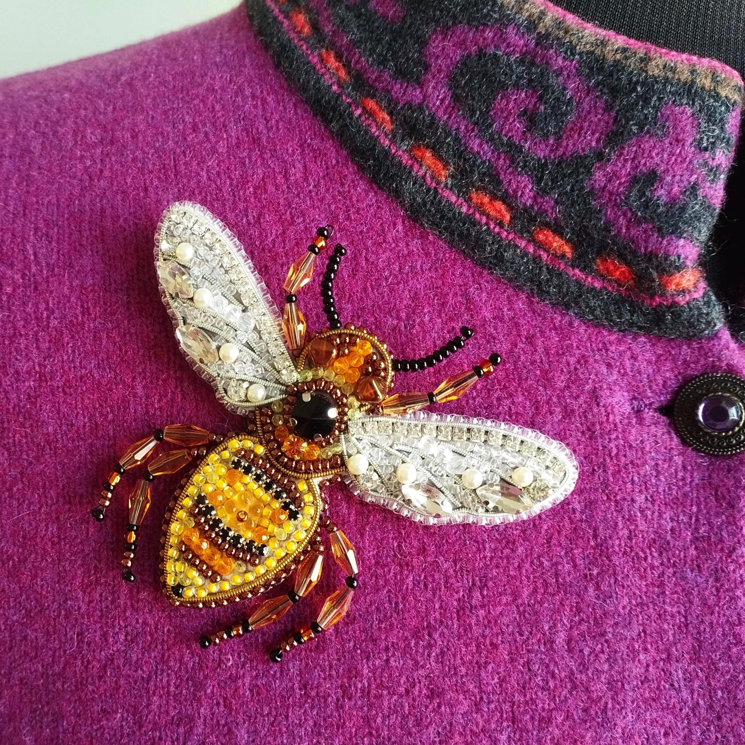 DIY Beaded Embroidery Golden Bee Brooch Kit - Image 2